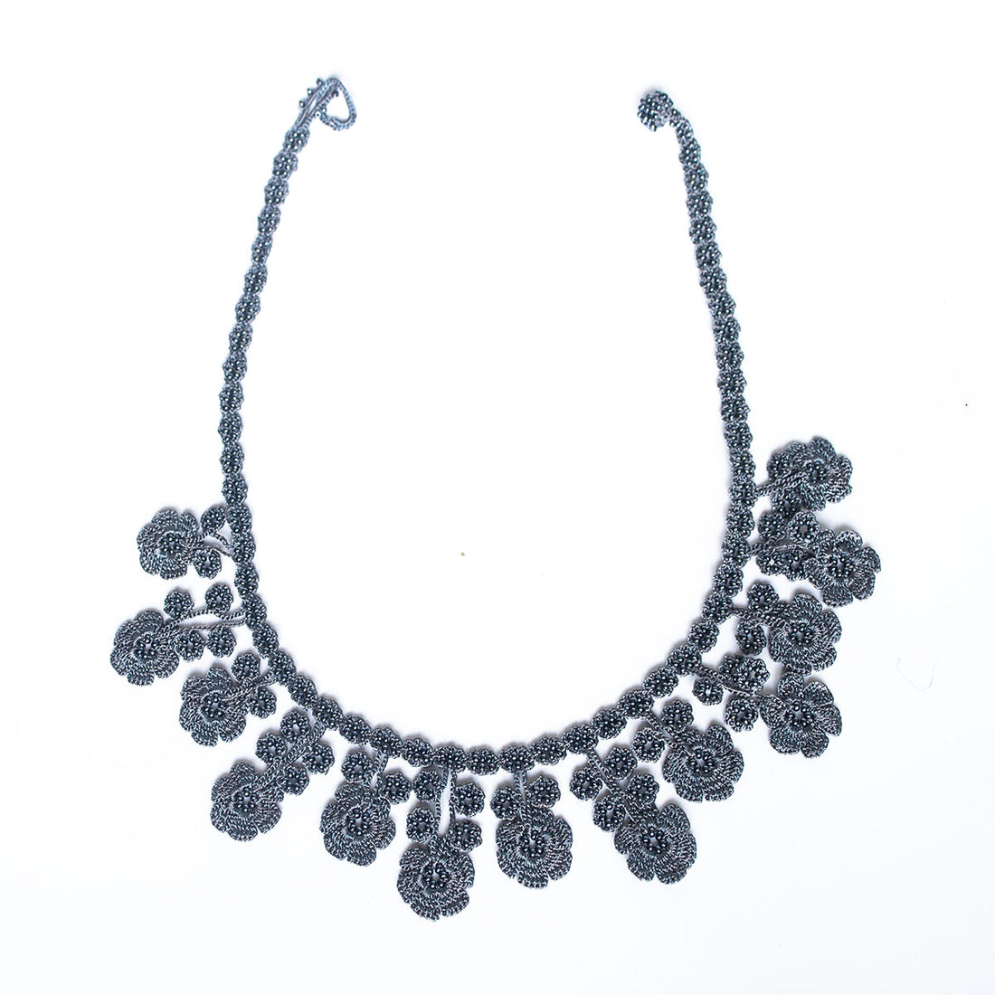 FCN050 Carnation Necklace