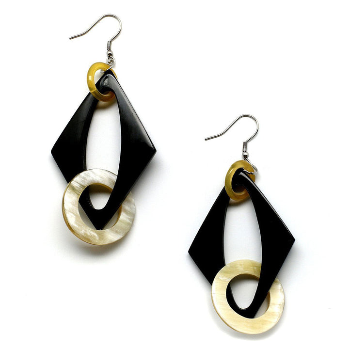Q10009 Horn Natural Color Earrings
