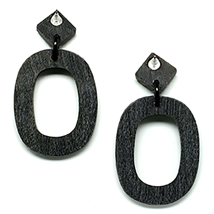 Q11696 Matte Single Oval Horn Earrings