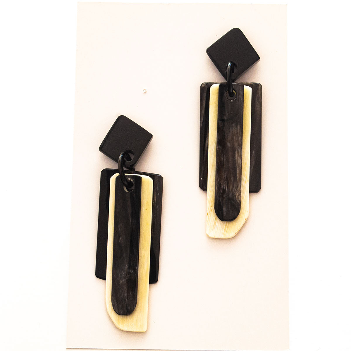 Q13723 Horn Natural Dangling Shapes Earrings