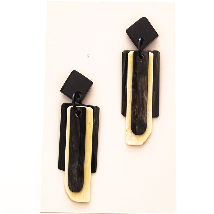 Q13723 Horn Natural Dangling Shapes Earrings