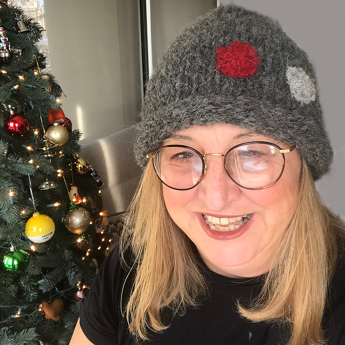 BKH012 Hat with Two Dots