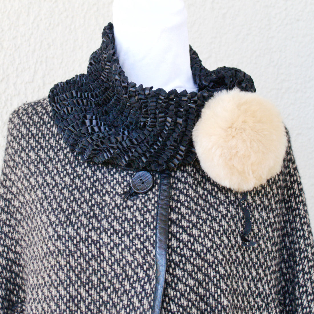 BKS002 Leather Hand Knit Scarf