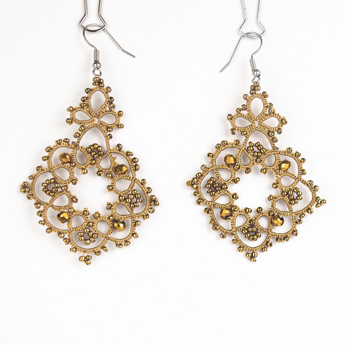 FCE070 "Palace"  Needle Point Earrings