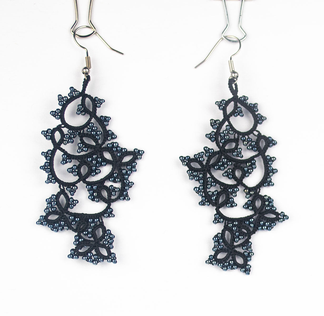FCE072 "Little Bird: Needle Point Earrings