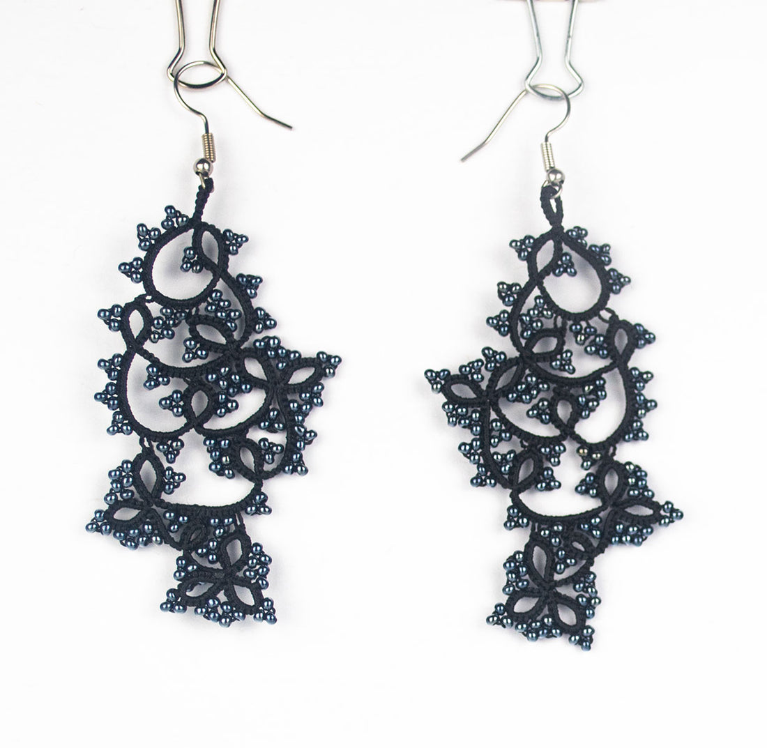FCE072 "Little Bird: Needle Point Earrings