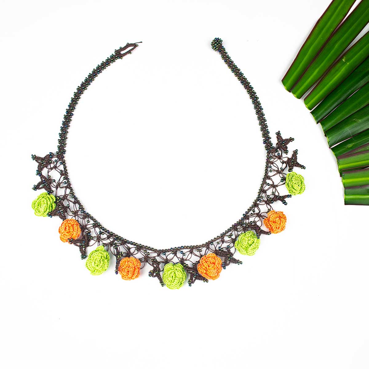FCN016 March of Roses Necklace