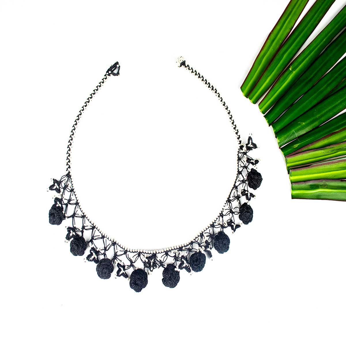 FCN016 March of Roses Necklace
