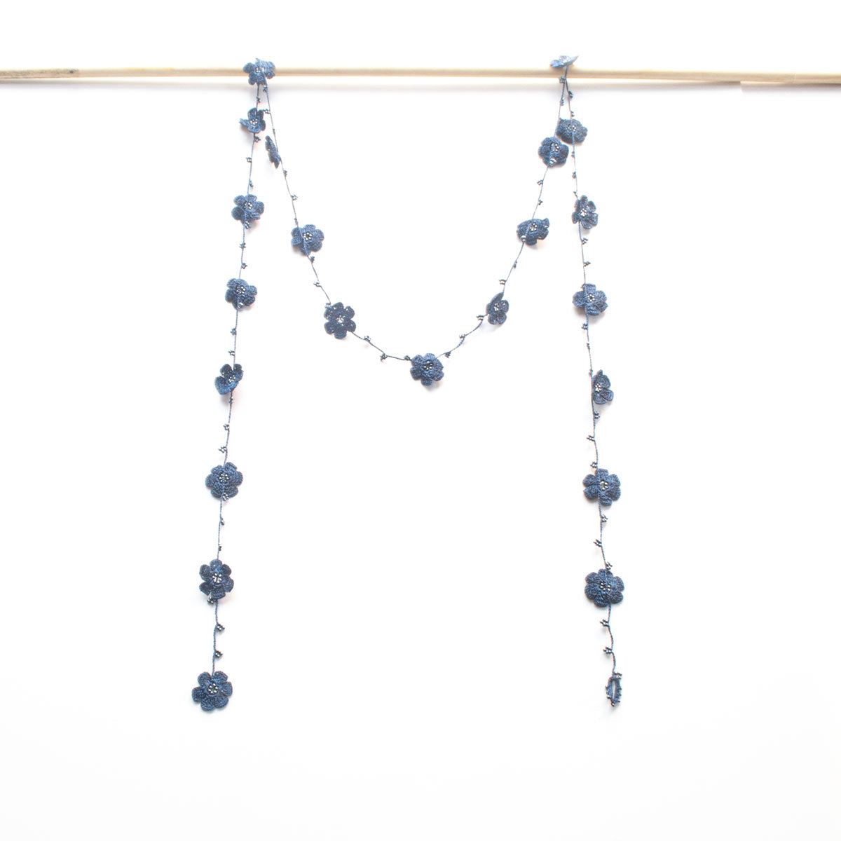 FCO006 Pansies Oya Scarf Necklace