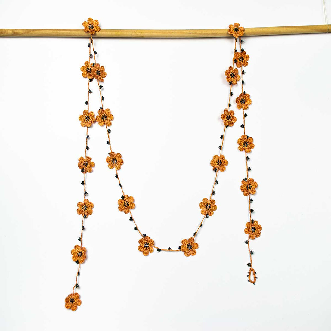 FCO006 Pansies Oya Scarf Necklace