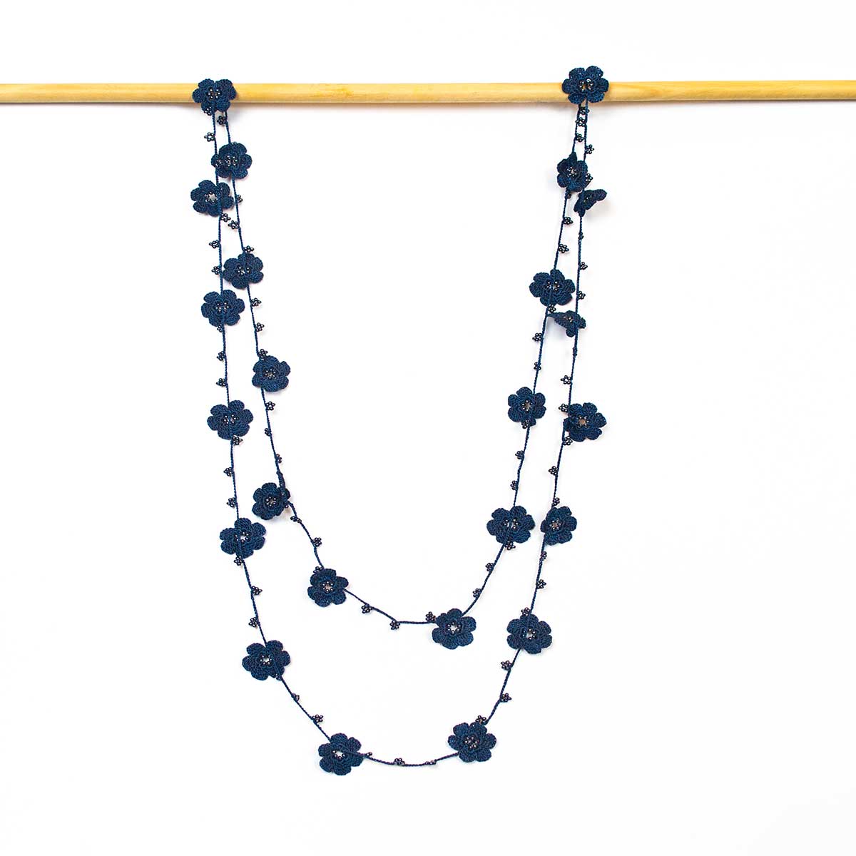 FCO006 Pansies Oya Scarf Necklace