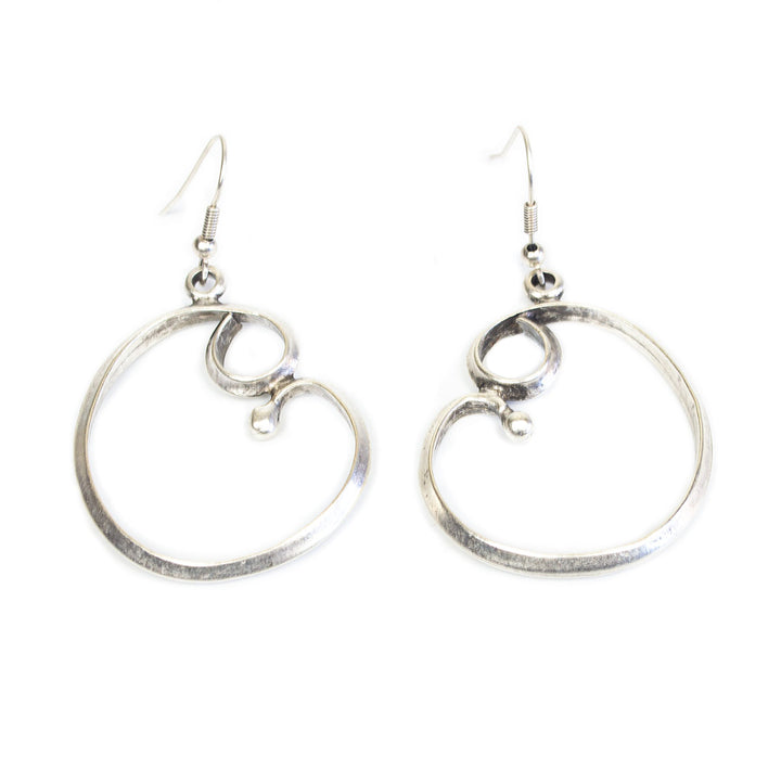 KU89 CURLY QUE EARRING