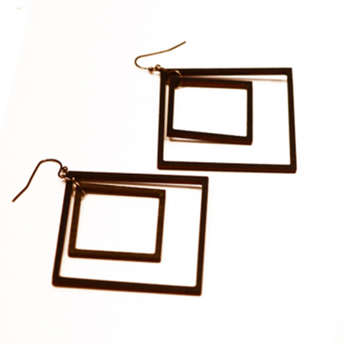 WE06 INTRICATE SQUARES EARRING