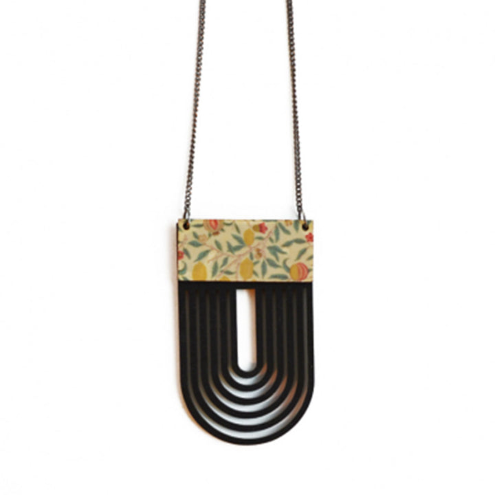 WN02 MAGNET NECKLACE