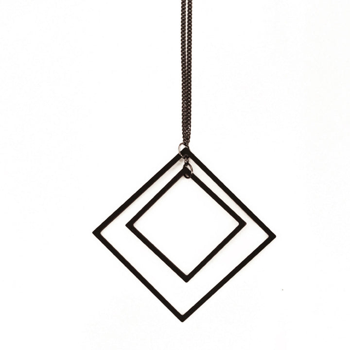 WN06 INTRICATE SQUARES NECKLACE