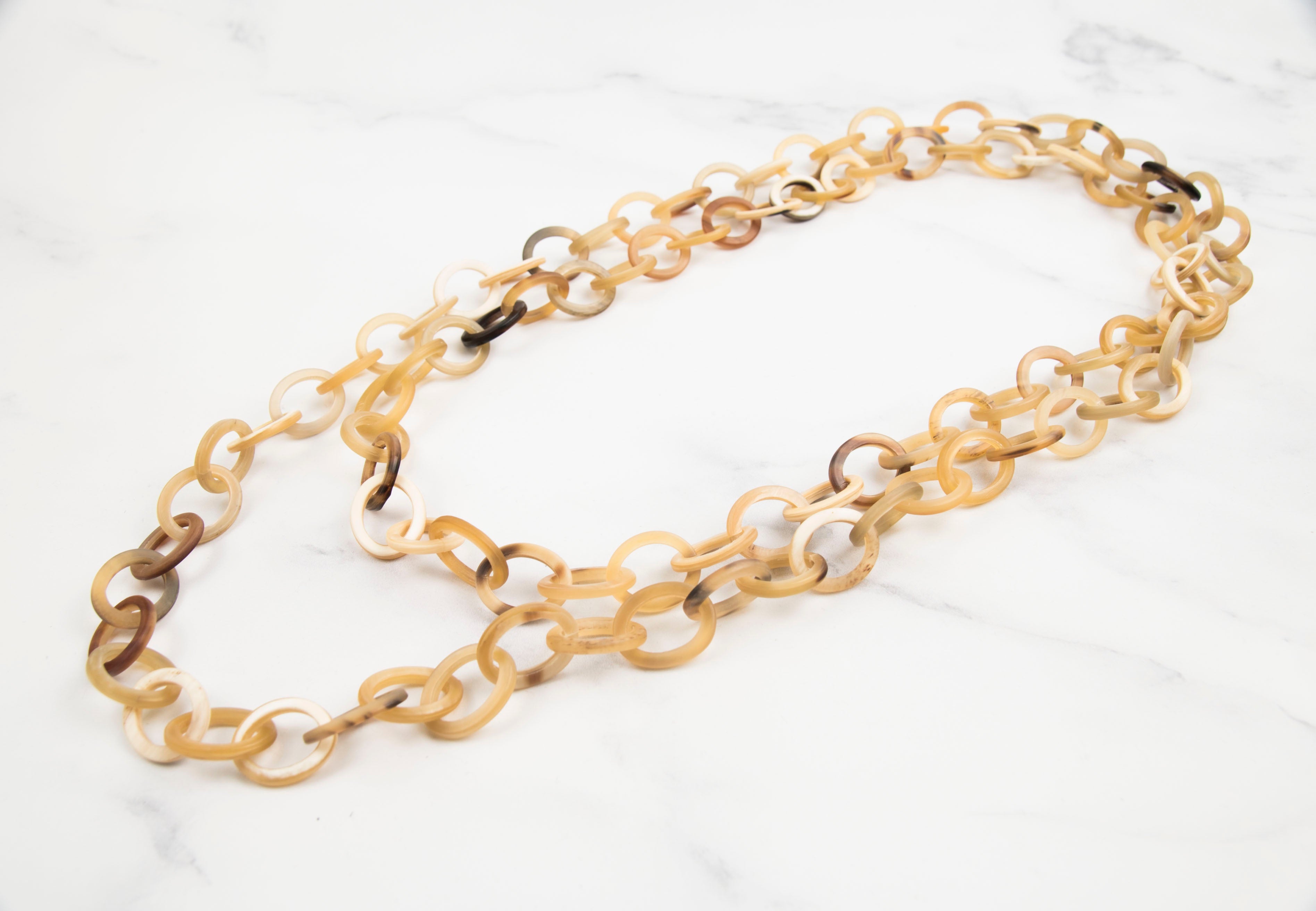 Q13385 Mat Dark and Light Links Water Buffalo Necklace