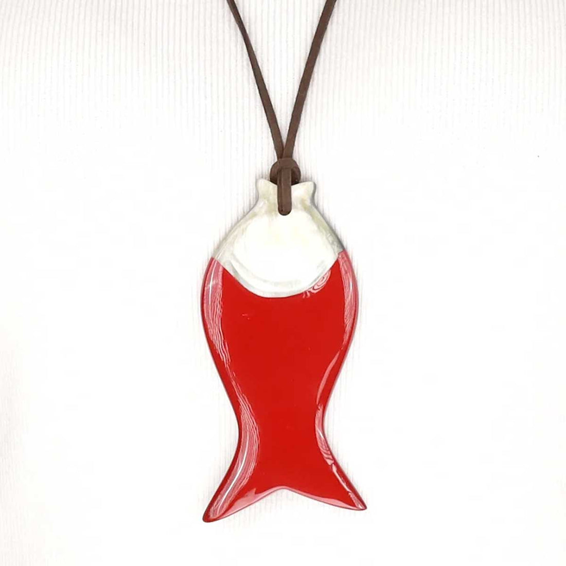 Q13573 Horn Fish Pendant