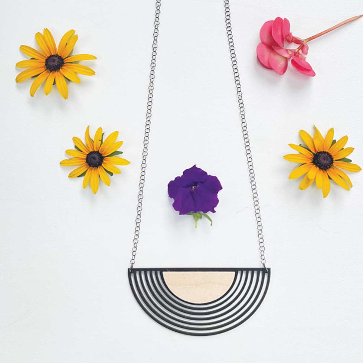 WN08 HALF MOON NECKLACE