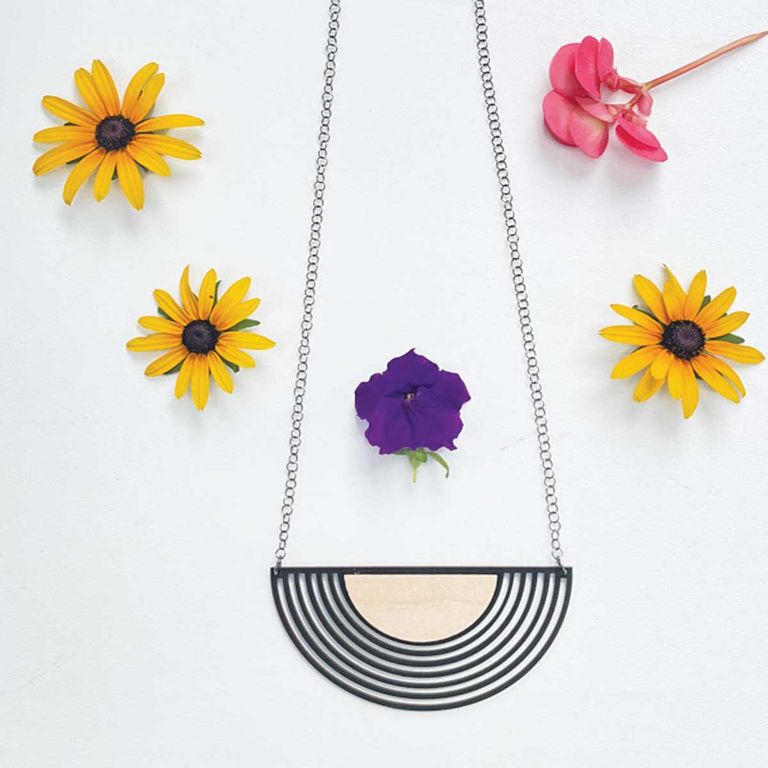 WN08 HALF MOON NECKLACE